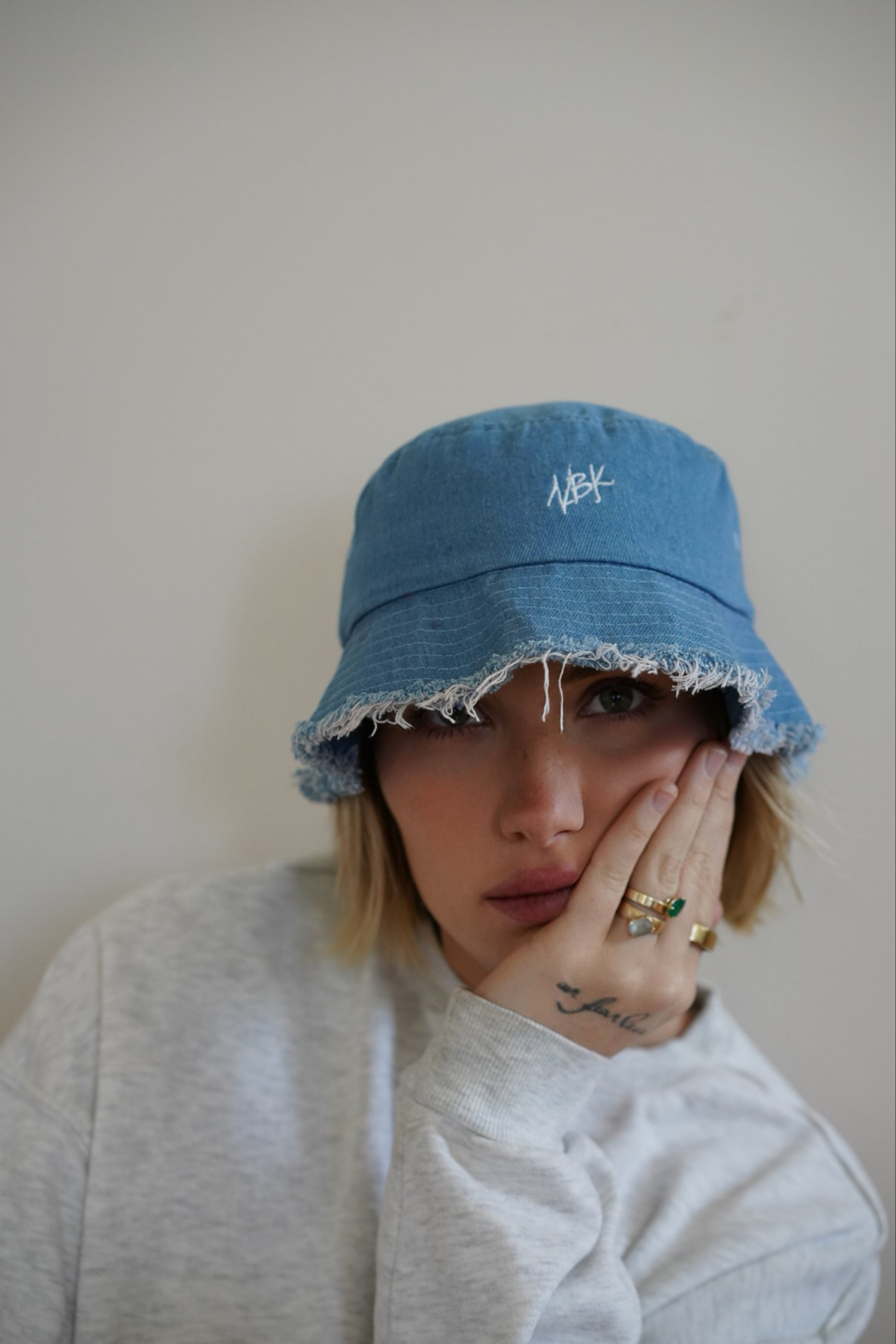 THE 90s DENIM BUCKET HAT