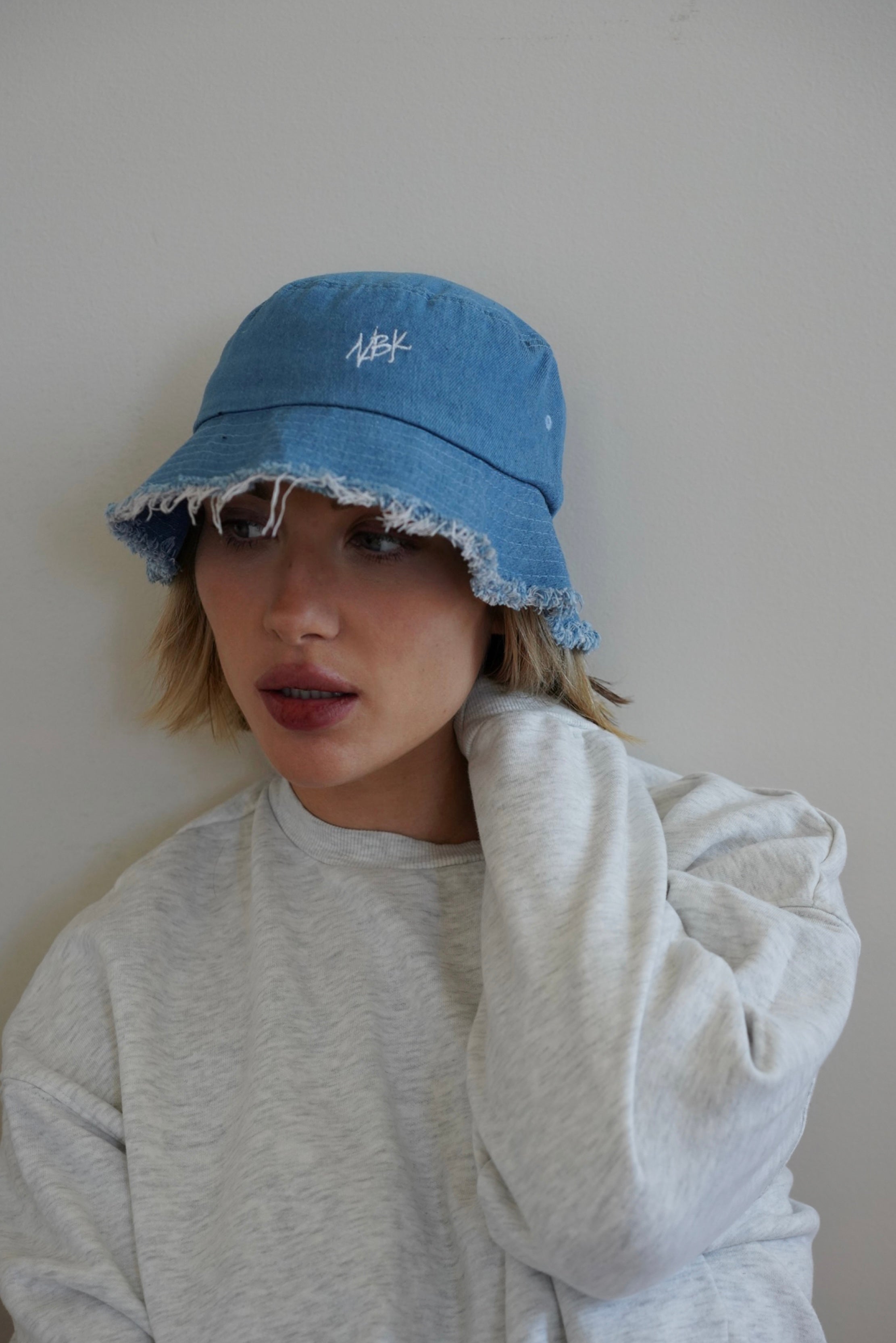 THE 90s DENIM BUCKET HAT NATURYL