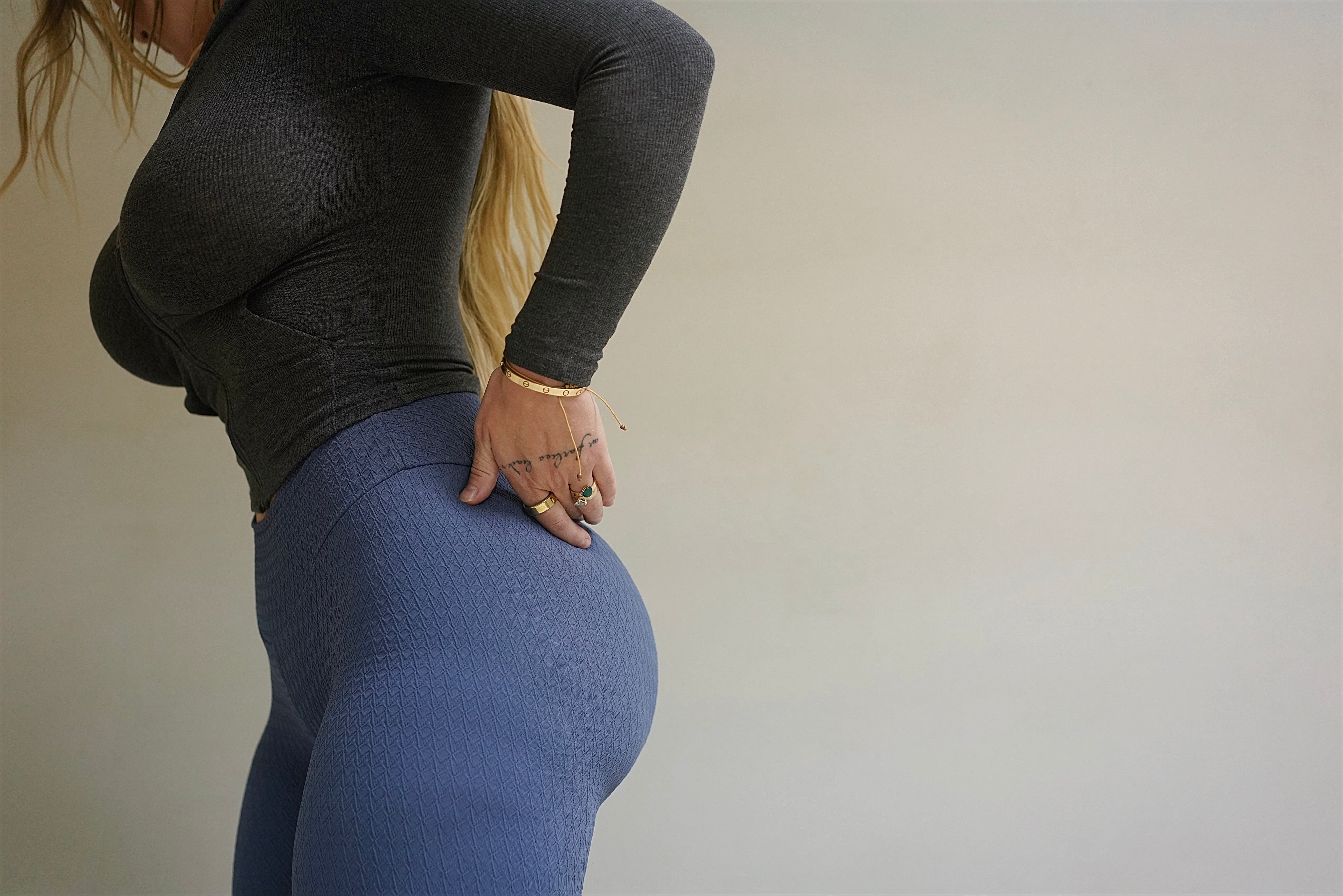 THE TEXTURED LOUNGE LEGGINGS