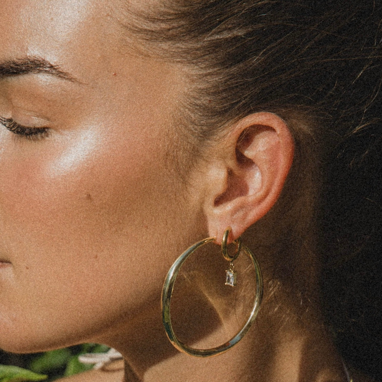 THE MINIMALIST TWIST HOOPS