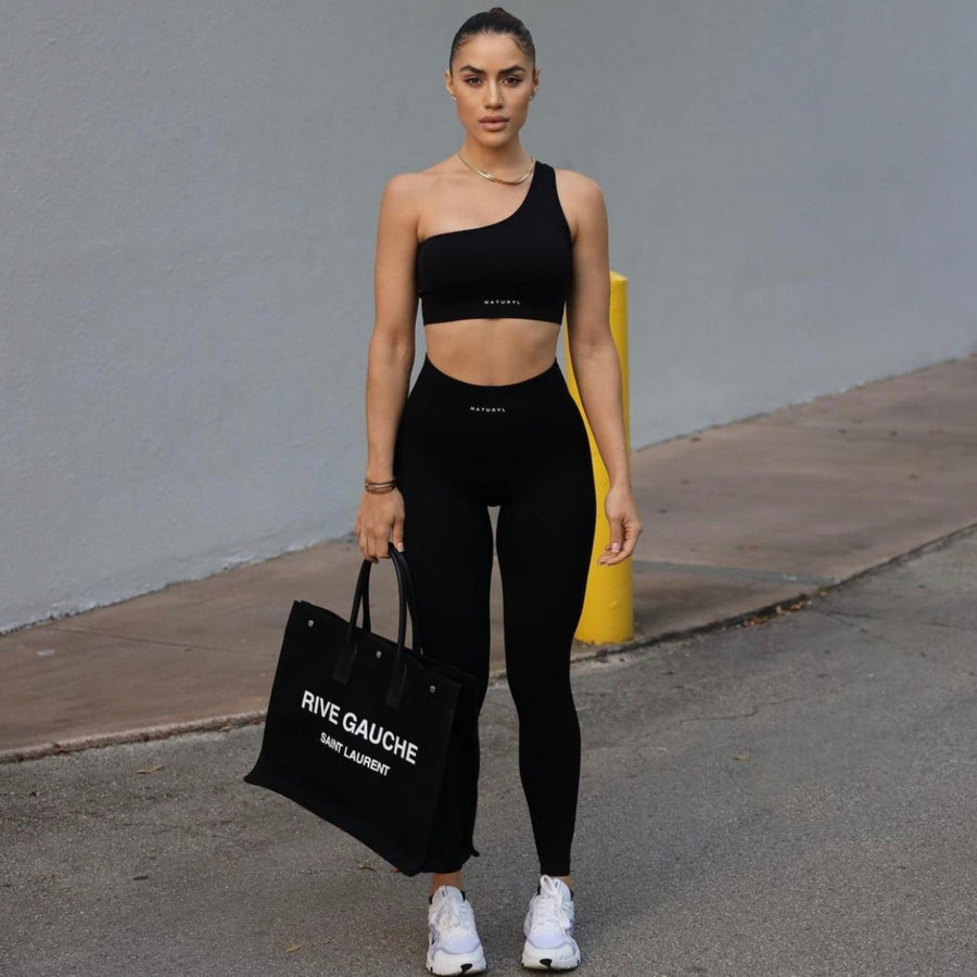 THE ESSENTIAL RIBBED SET