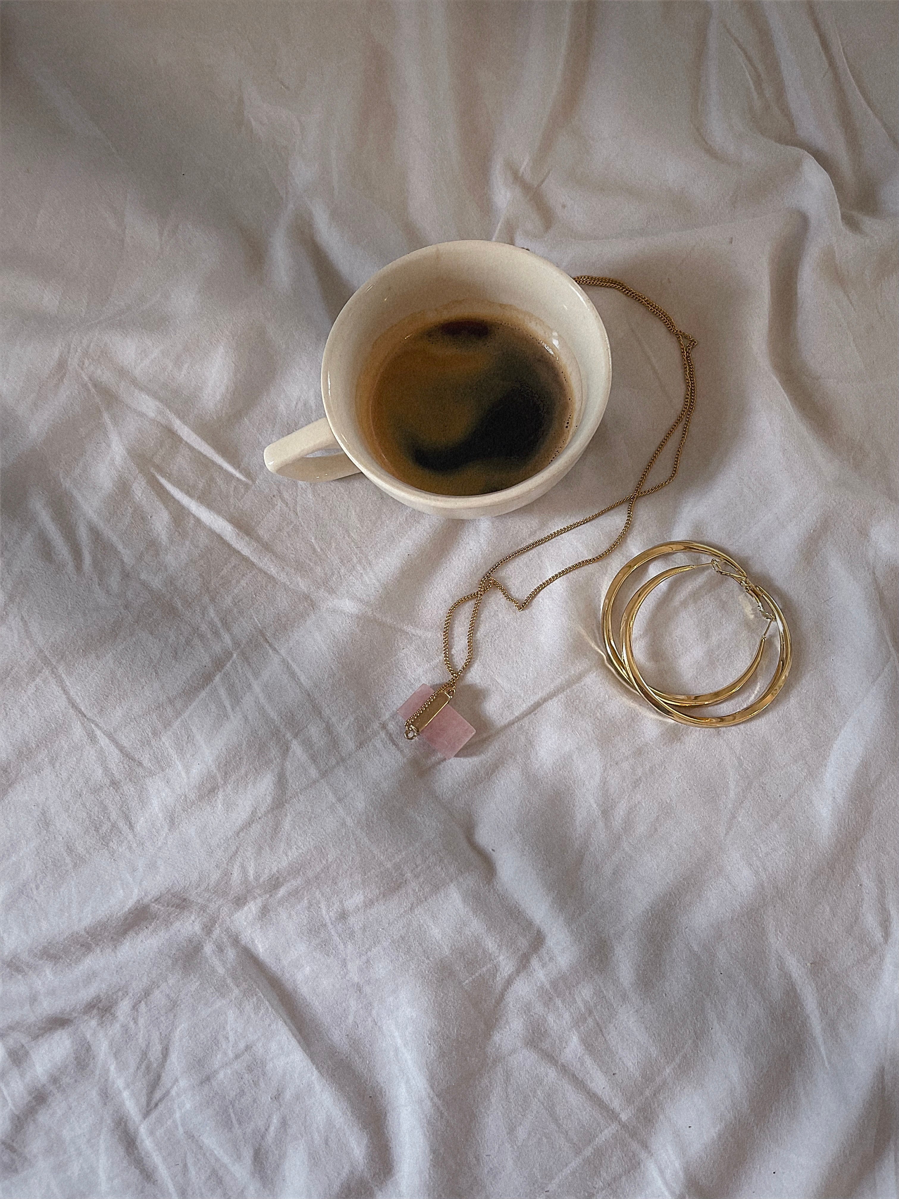THE MINIMALIST TWIST HOOPS