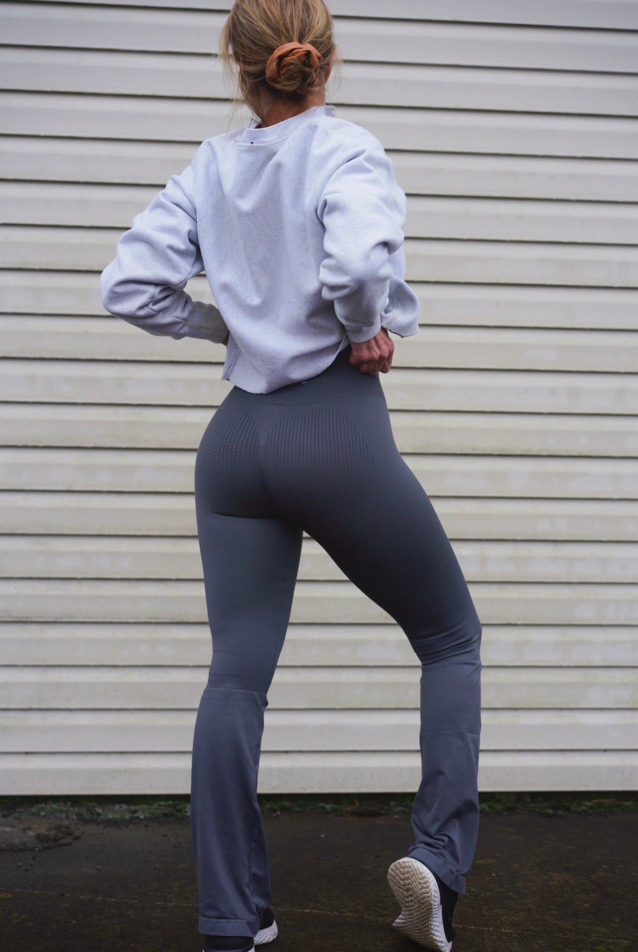 THE HOURGLASS YOGA PANTS