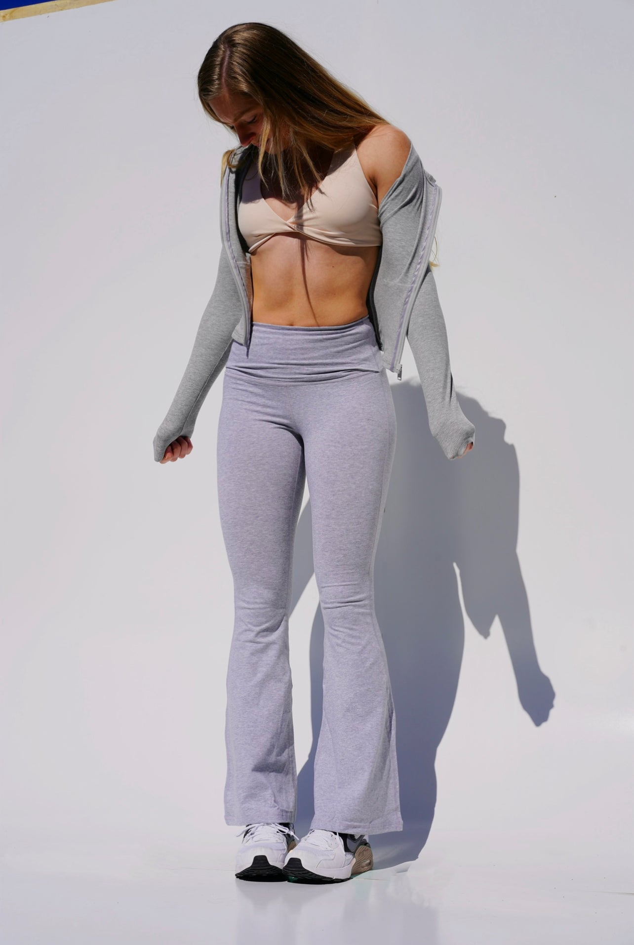 THE STRETCH SCULPT YOGA PANTS · NATURYL